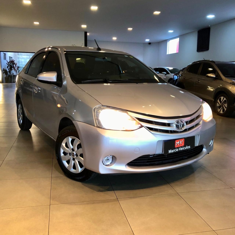 Produto etios-sedan-15-xs-automatico-2017